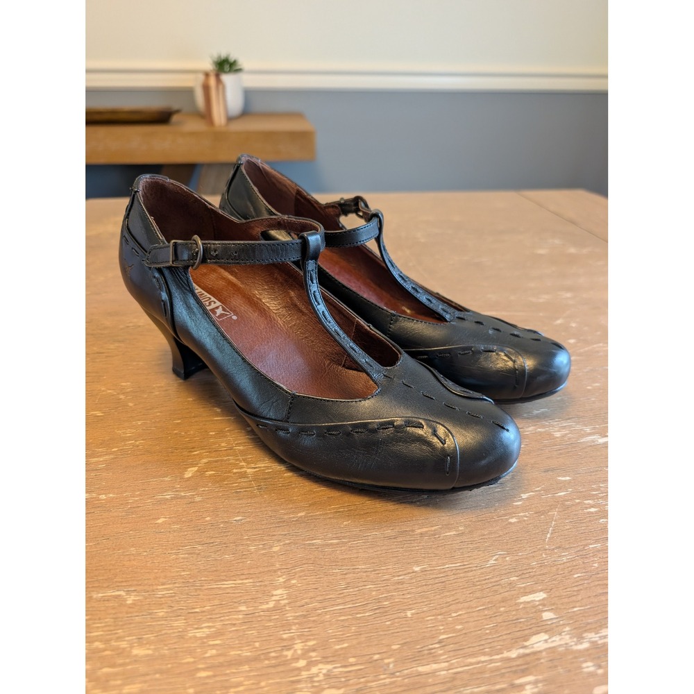 Pikolinos Black Leather T-Strap Pumps Whipstitch Kitten Heel EU 39 Spanish Shoe
